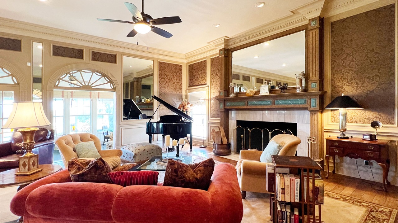 Photo of Livingroom in Canton