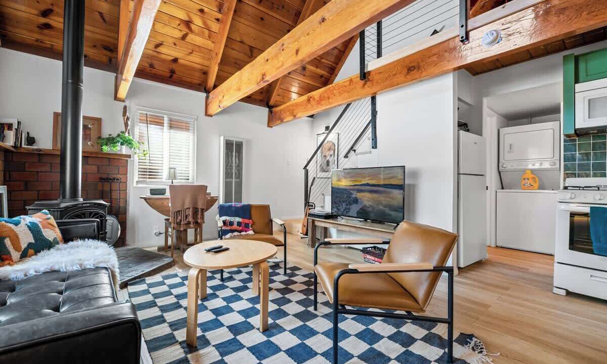 Photo of Livingroom in Big Bear City