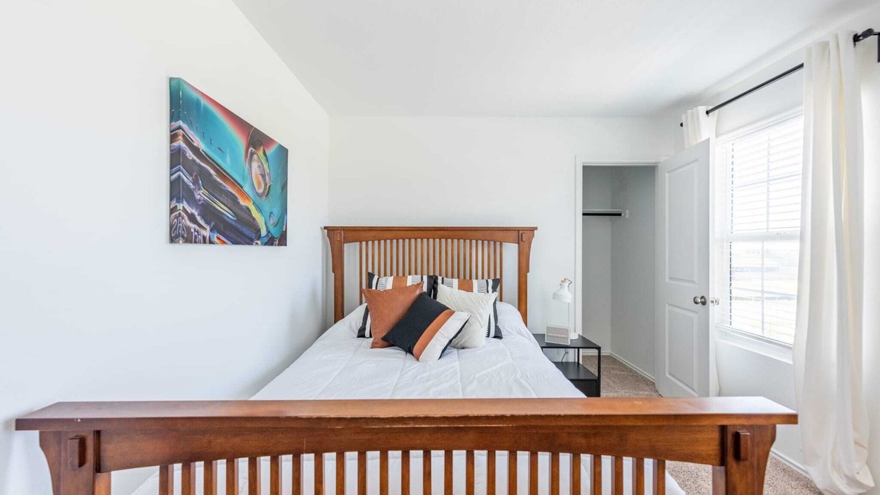 Photo of Bedroom in Dessau Estates