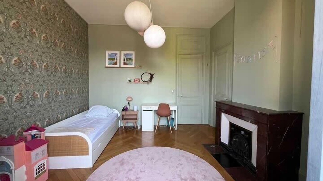 Photo of Bedroom in Champagne-au-Mont-d'Or