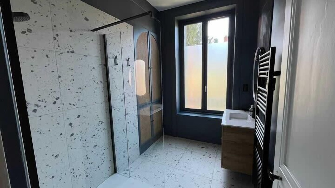 Photo of Bathroom in Champagne-au-Mont-d'Or