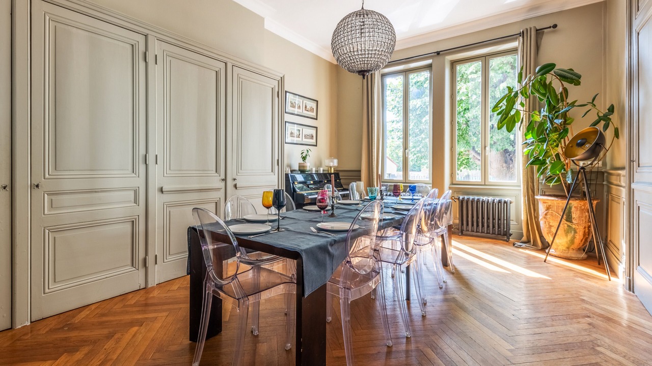 Photo of Others in Champagne-au-Mont-d'Or