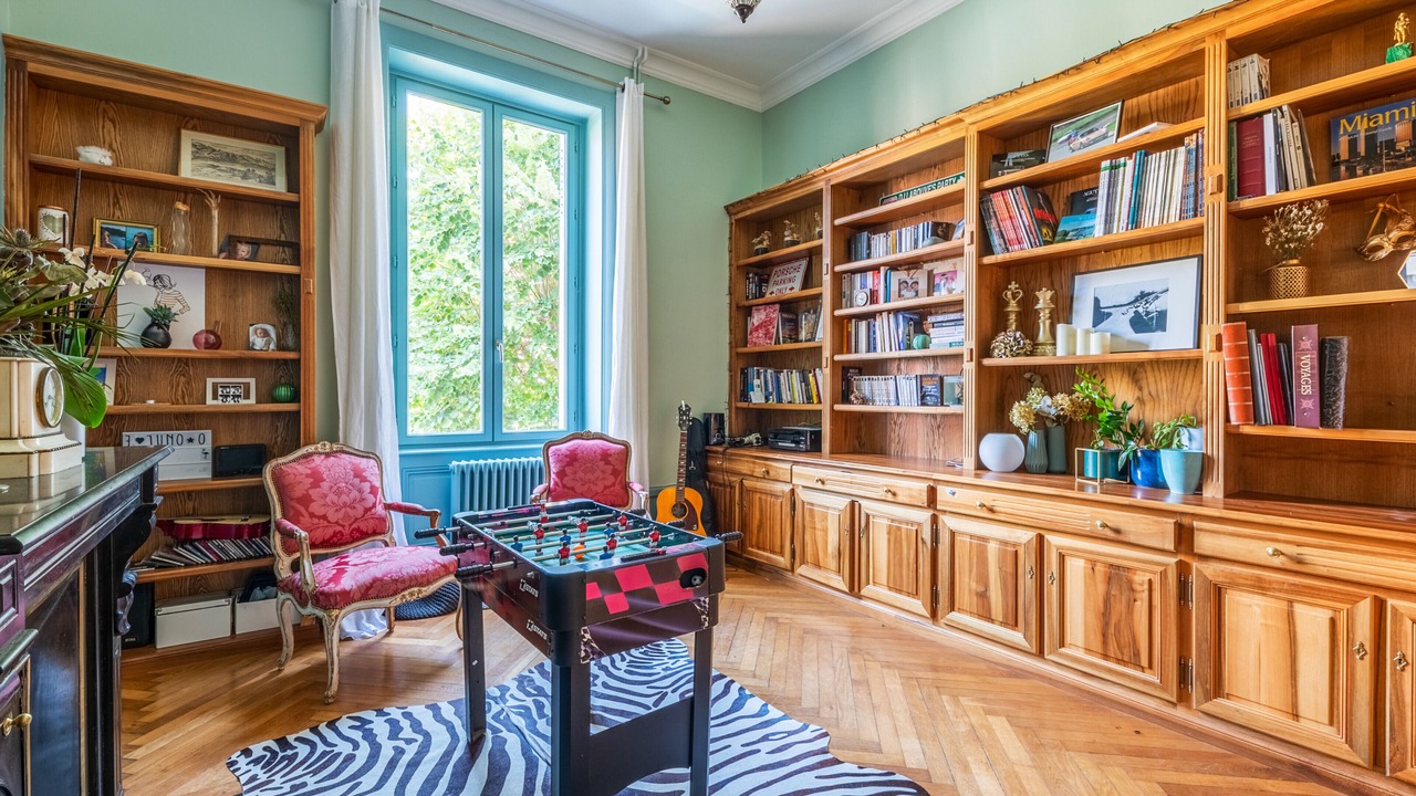 Photo of Bedroom in Champagne-au-Mont-d'Or