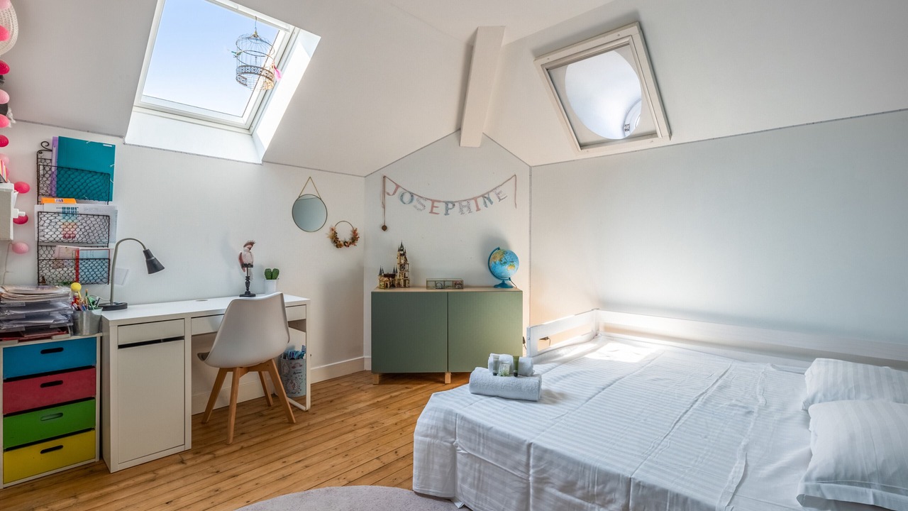 Photo of Bedroom in Champagne-au-Mont-d'Or