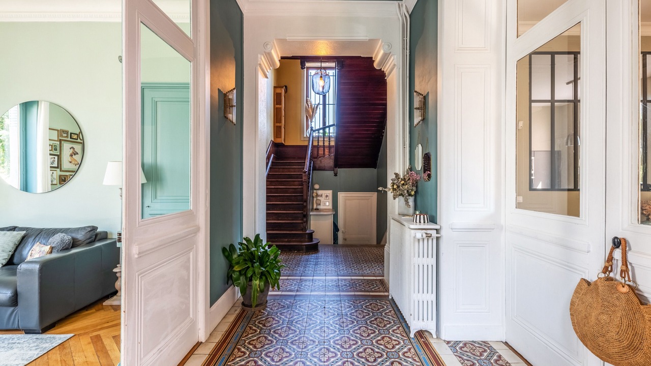 Photo of Others in Champagne-au-Mont-d'Or