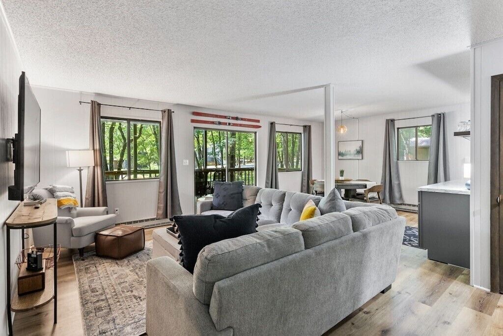 Photo of Livingroom in Albrightsville