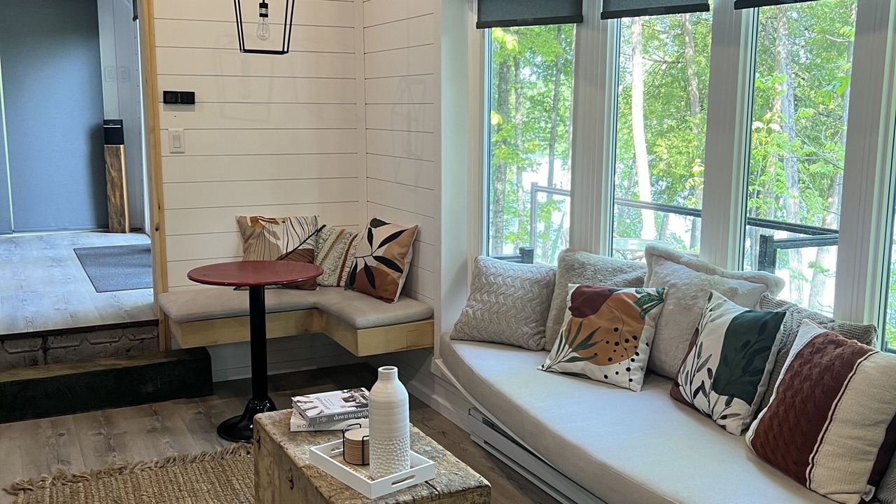 Photo of Livingroom in Frontenac