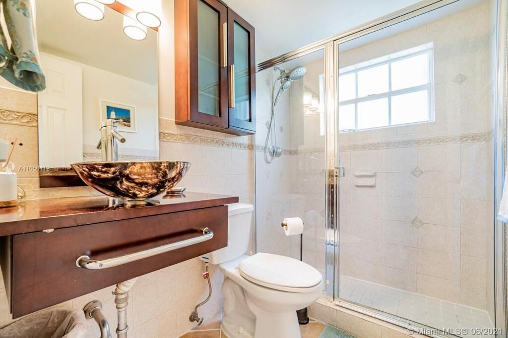 Photo of Bathroom in Key Biscayne