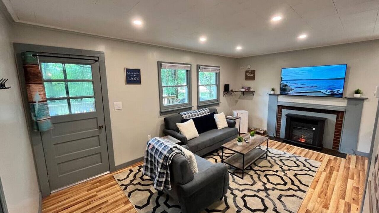 Photo of Livingroom in White Mills