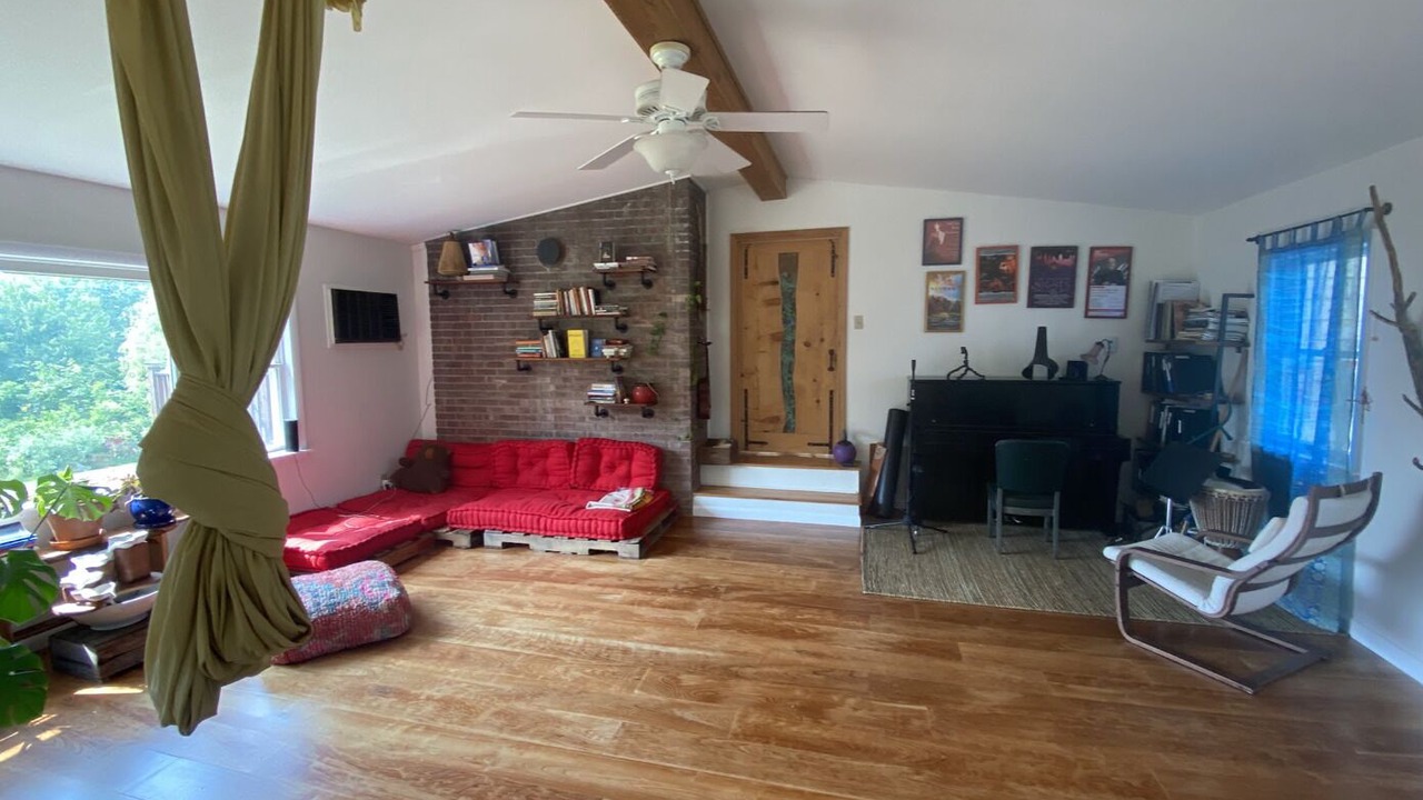 Photo of Livingroom in Taghkanic
