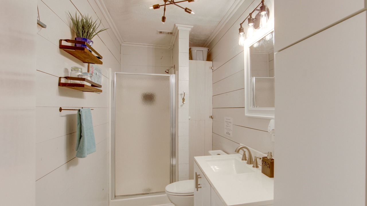 Photo of Bathroom in Dogwood