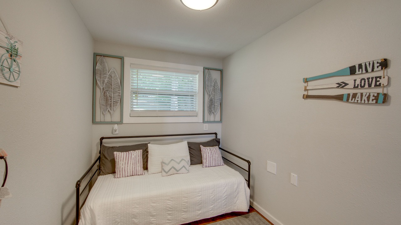 Photo of Bedroom in Dogwood