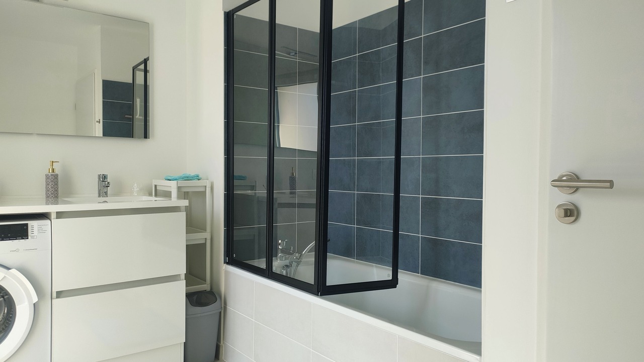 Photo of Bathroom in Benouville