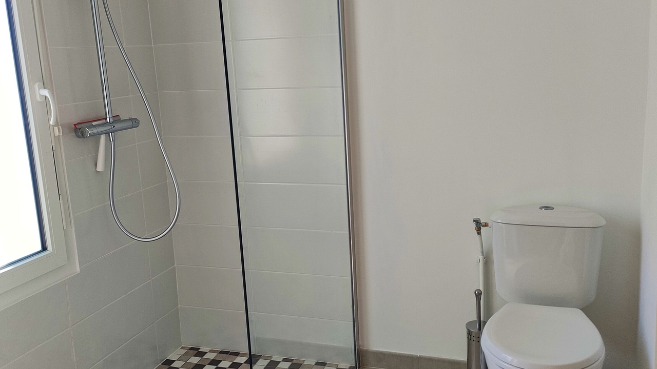 Photo of Bathroom in Benouville