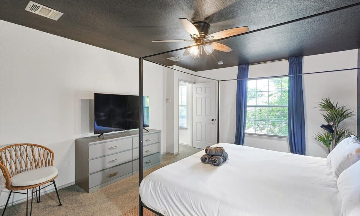 Photo of Bedroom in Saginaw