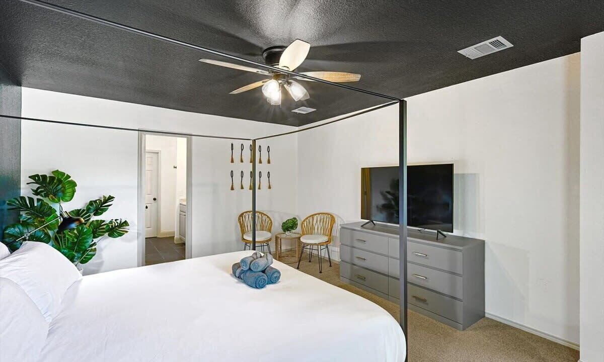 Photo of Bedroom in Saginaw