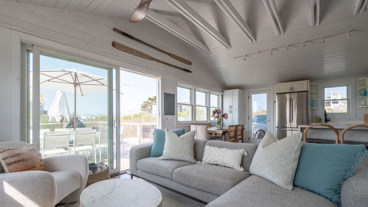 Photo of Livingroom in West Hampton Dunes