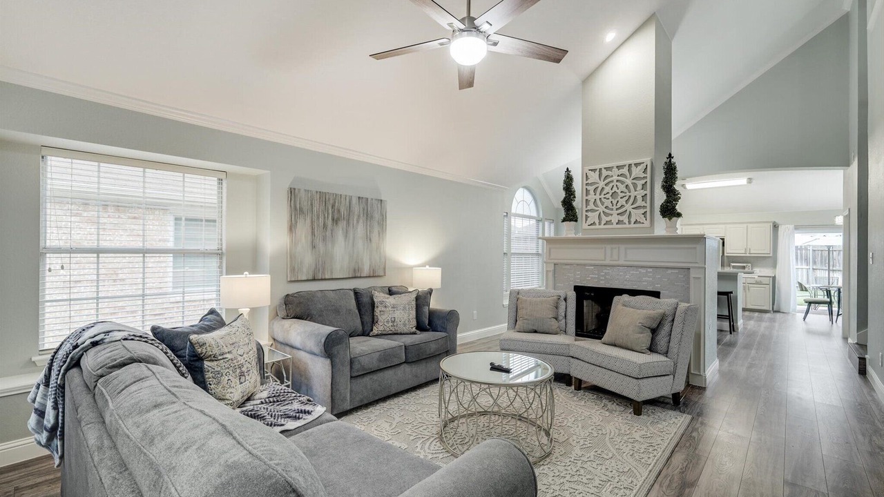 Photo of Livingroom in Lewisville