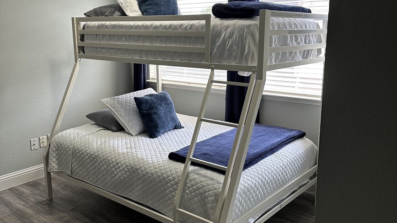 Photo of Bedroom in Lewisville