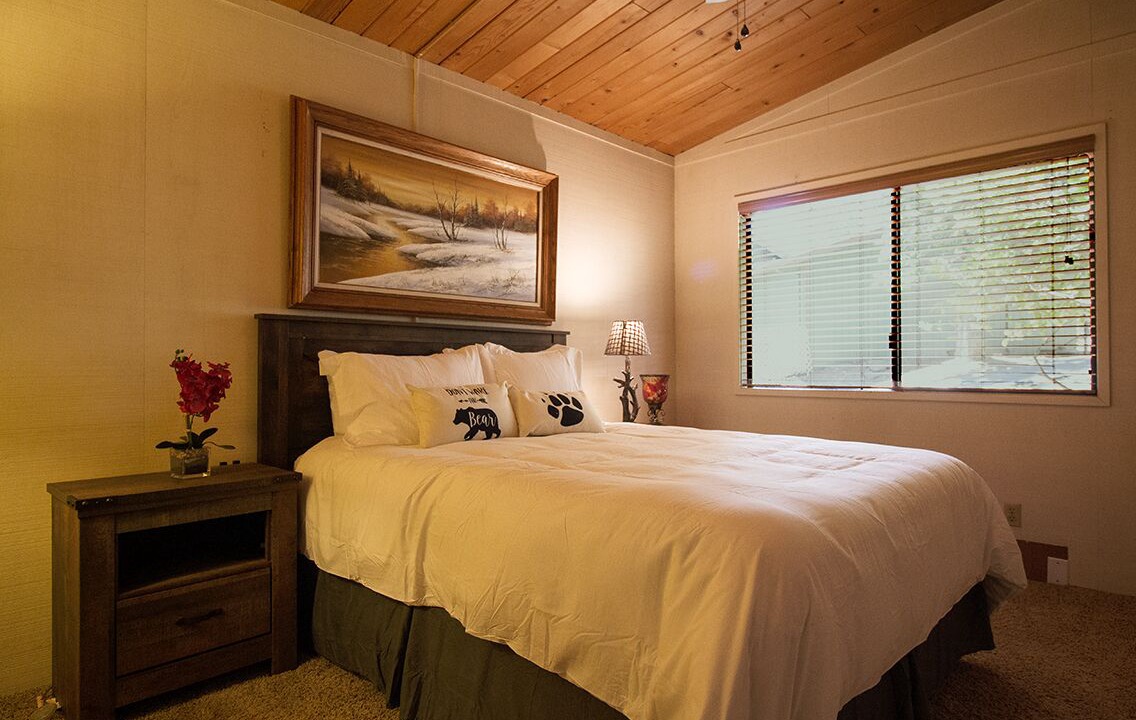 Photo of Bedroom in Groveland