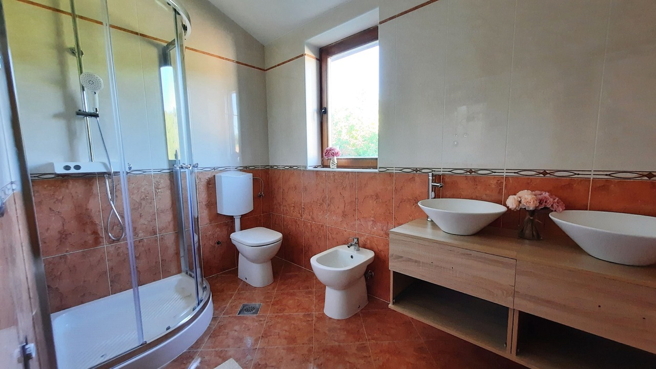 Photo of Bathroom in Vardica