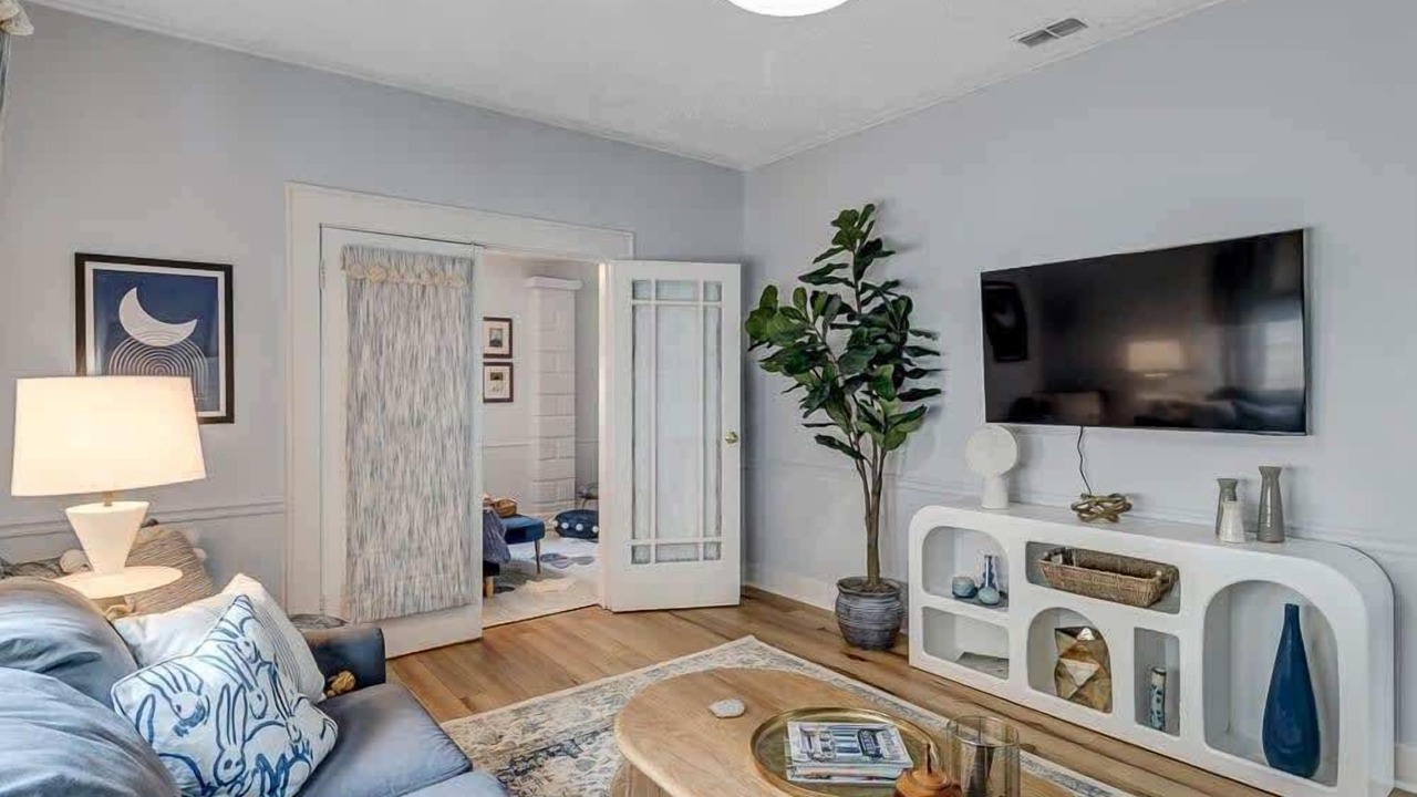 Photo of Livingroom in Urban Core