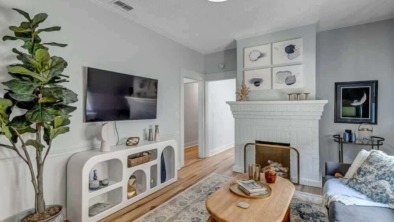 Photo of Livingroom in Urban Core