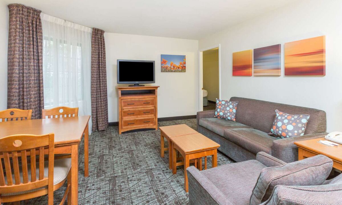 Photo of Livingroom in Dunwoody