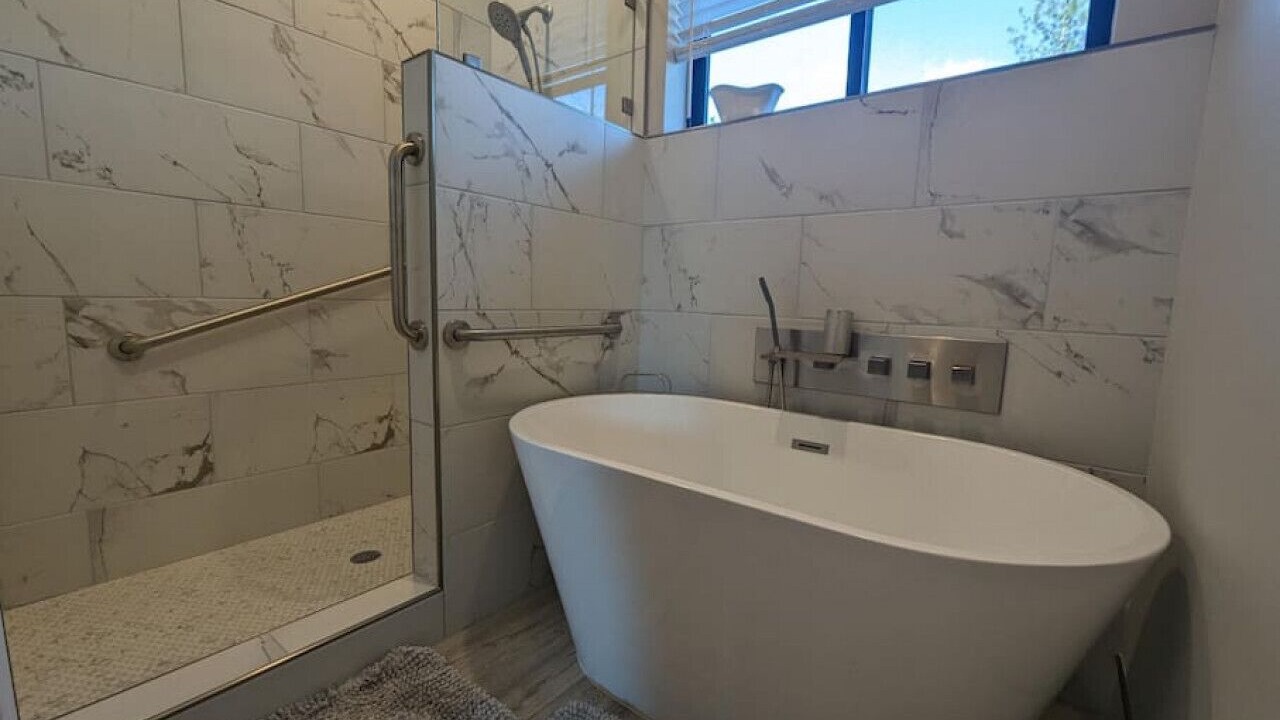 Photo of Bathroom in Apple Hill