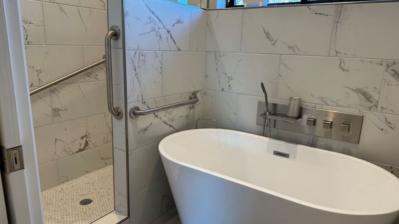 Photo of Bathroom in Apple Hill