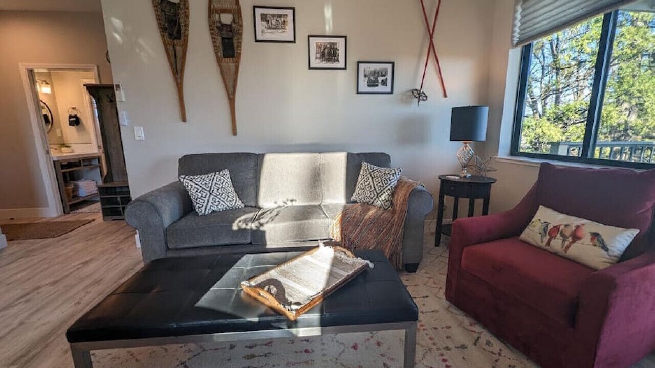 Photo of Livingroom in Apple Hill