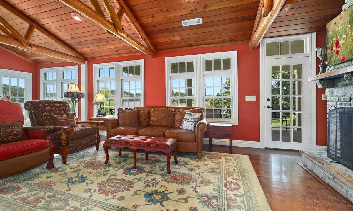 Photo of Livingroom in Springdale