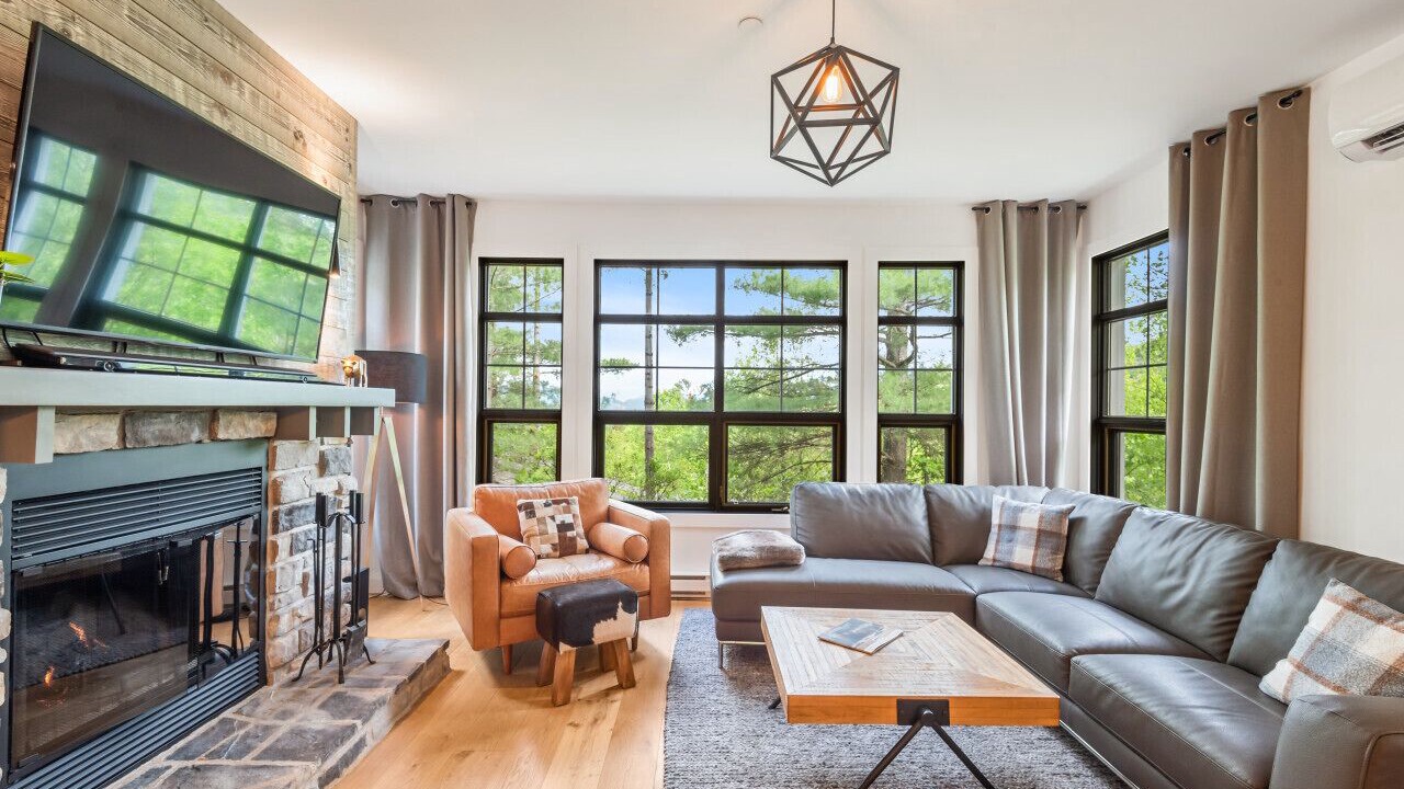 Photo of Livingroom in Tremblant-Les-Eaux
