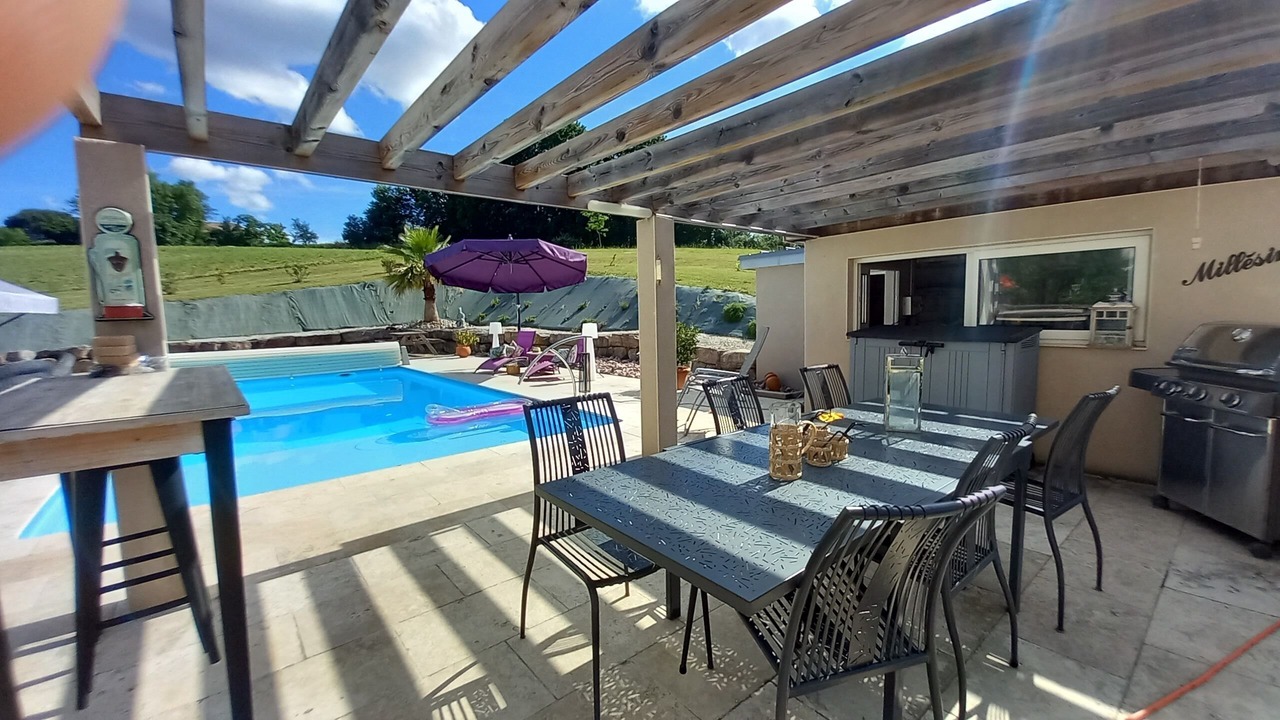 Photo of Outdoor in Perville