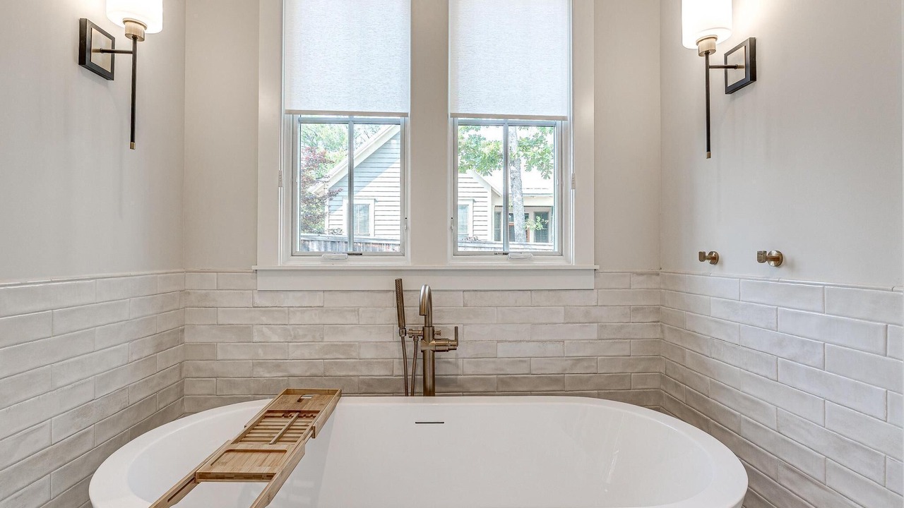 Photo of Bathroom in Carlton Landing