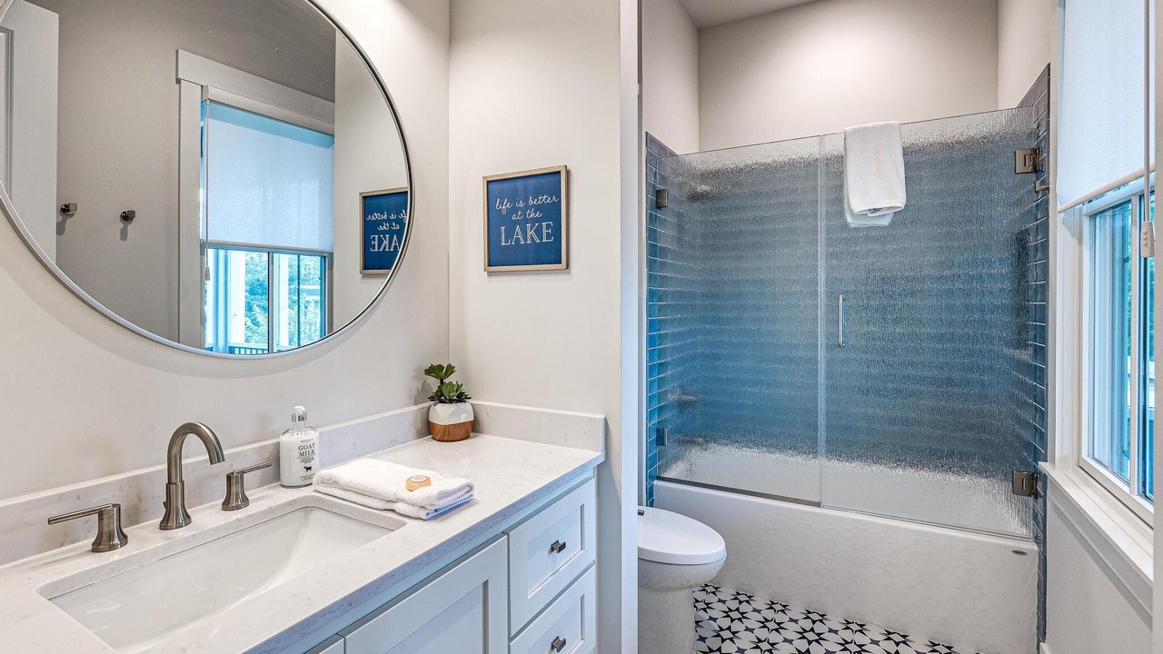 Photo of Bathroom in Carlton Landing