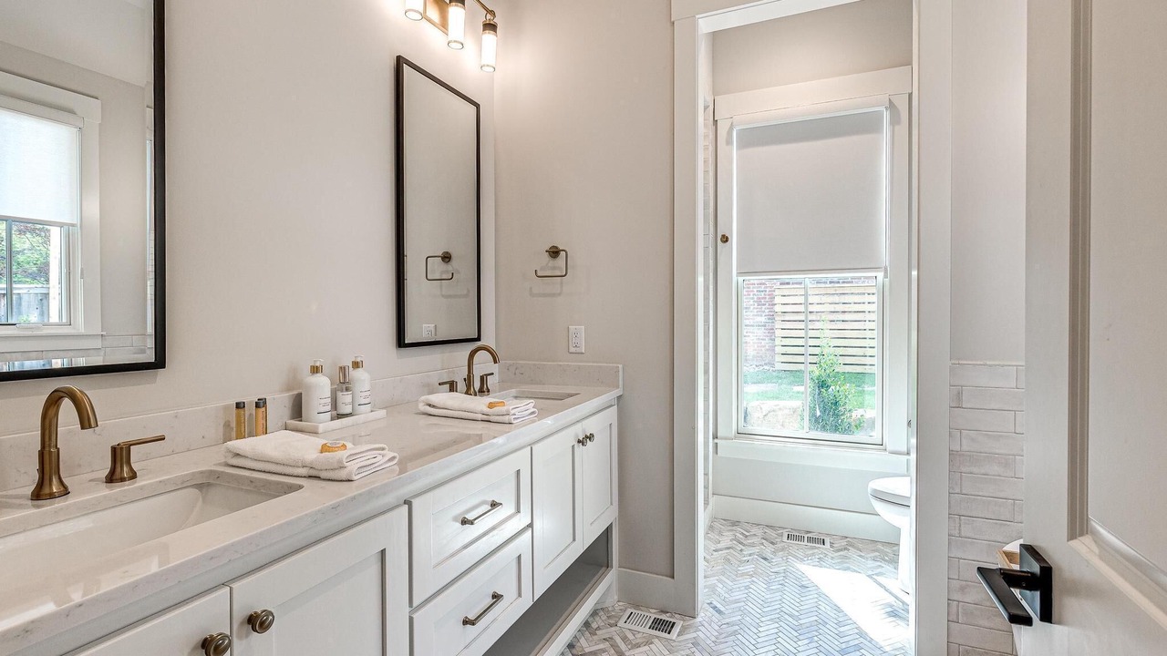Photo of Bathroom in Carlton Landing