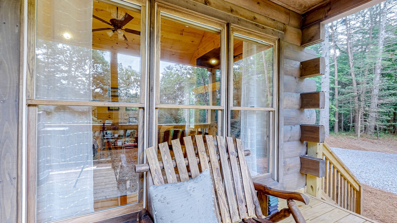 Photo of Patio Balcony in Hidden Lake