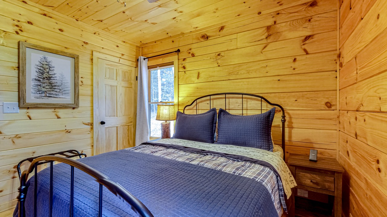 Photo of Bedroom in Hidden Lake