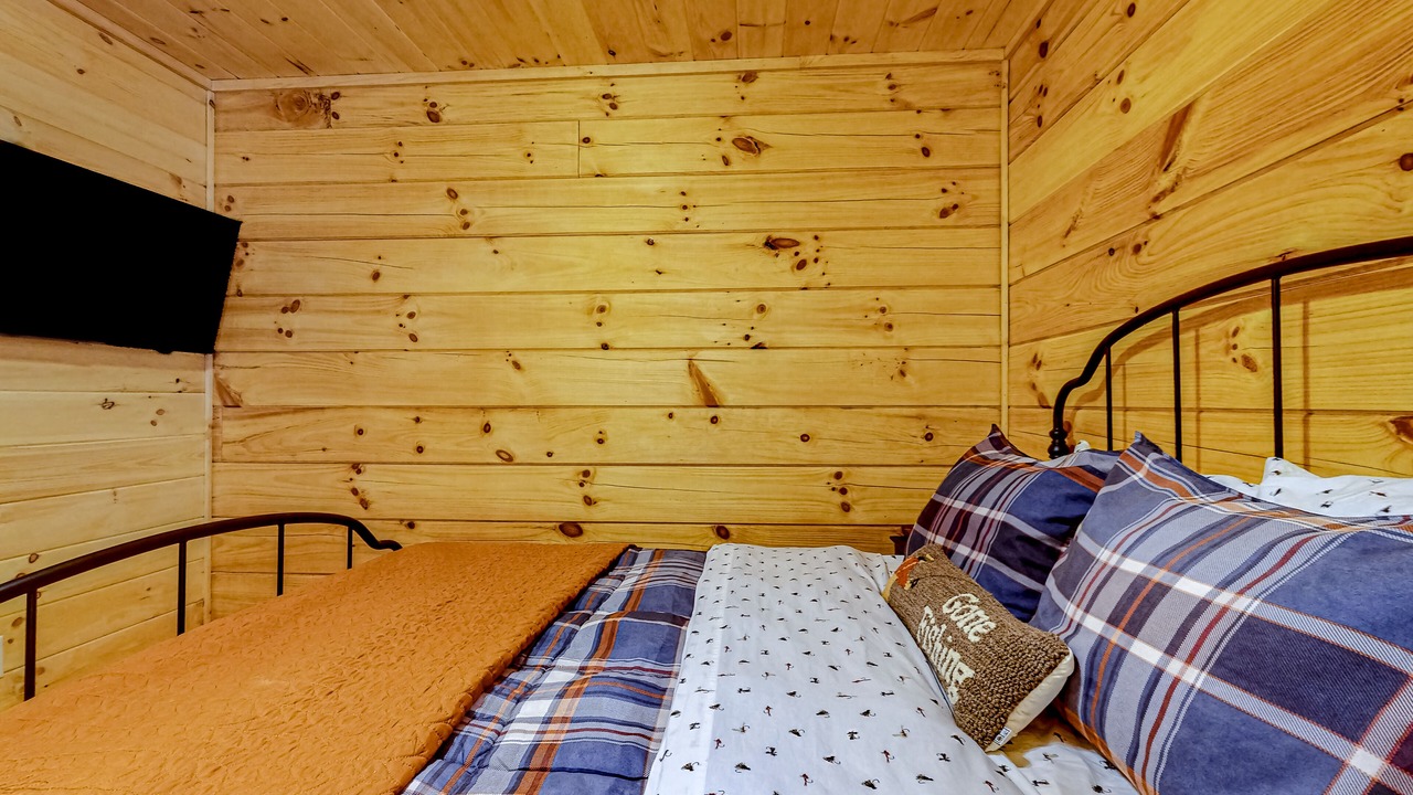 Photo of Bedroom in Hidden Lake