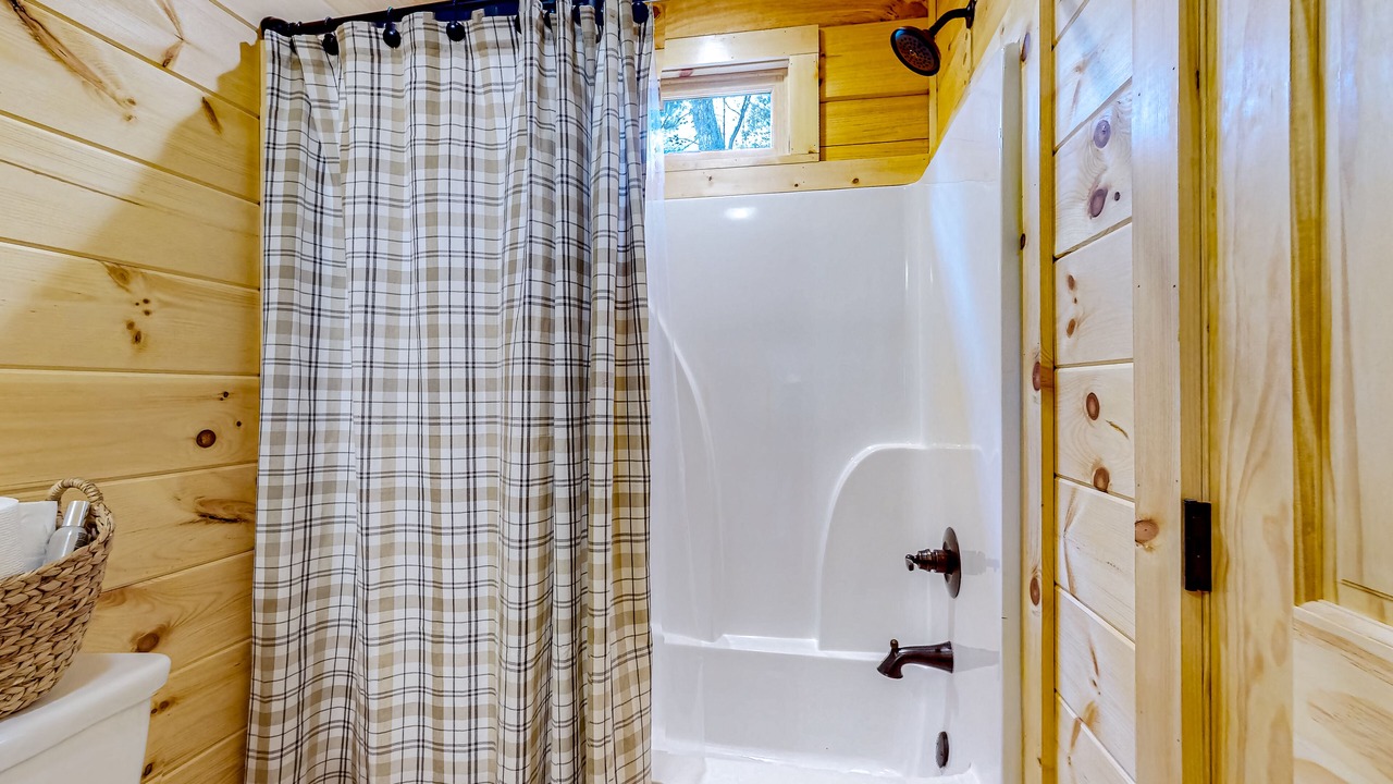 Photo of Bathroom in Hidden Lake