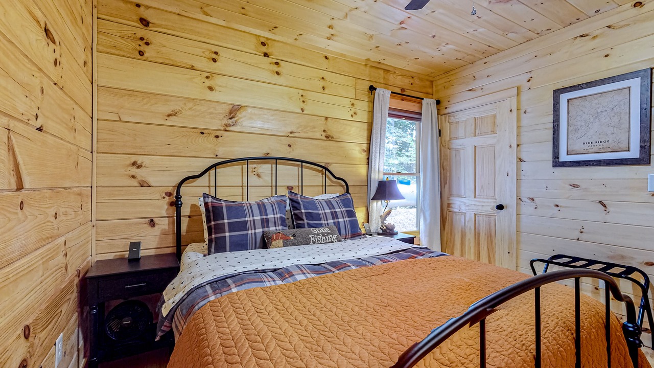 Photo of Bedroom in Hidden Lake