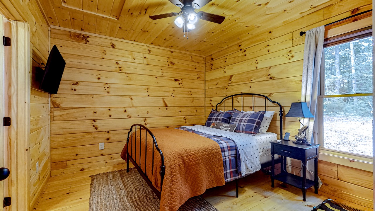 Photo of Bedroom in Hidden Lake