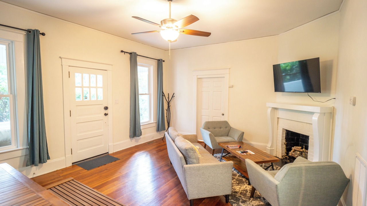 Photo of Livingroom in Durham