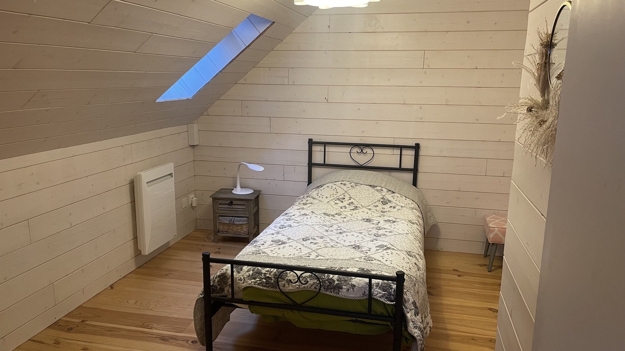 Photo of Bedroom in Saint-Bris-le-Vineux