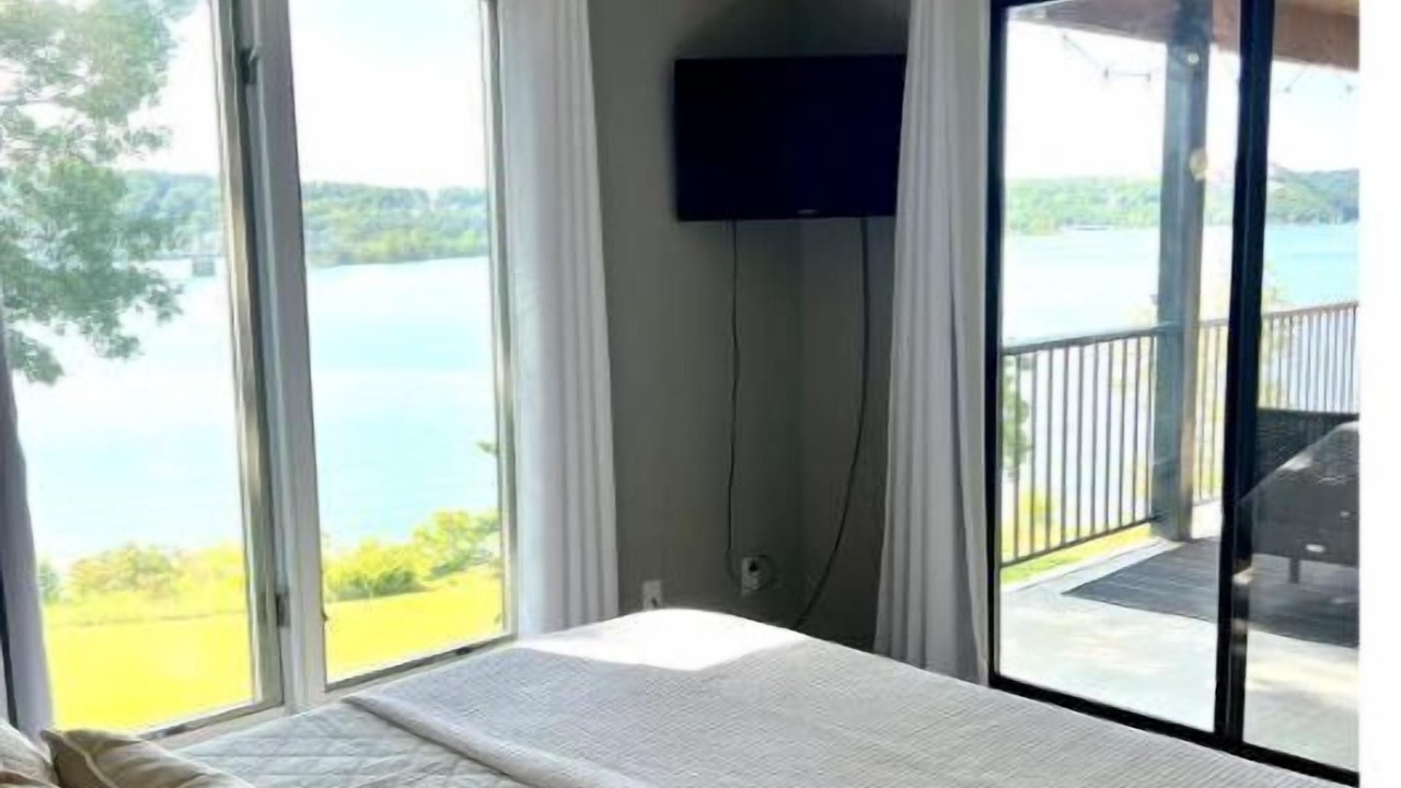 Photo of Bedroom in Kimberling City