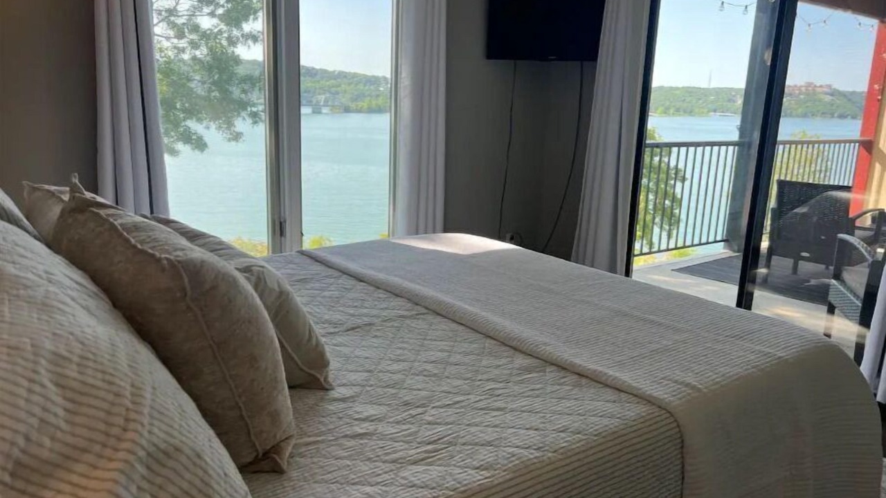 Photo of Bedroom in Kimberling City