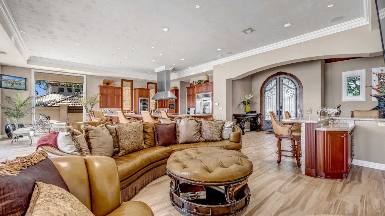 Photo of Livingroom in Horseshoe Bay West