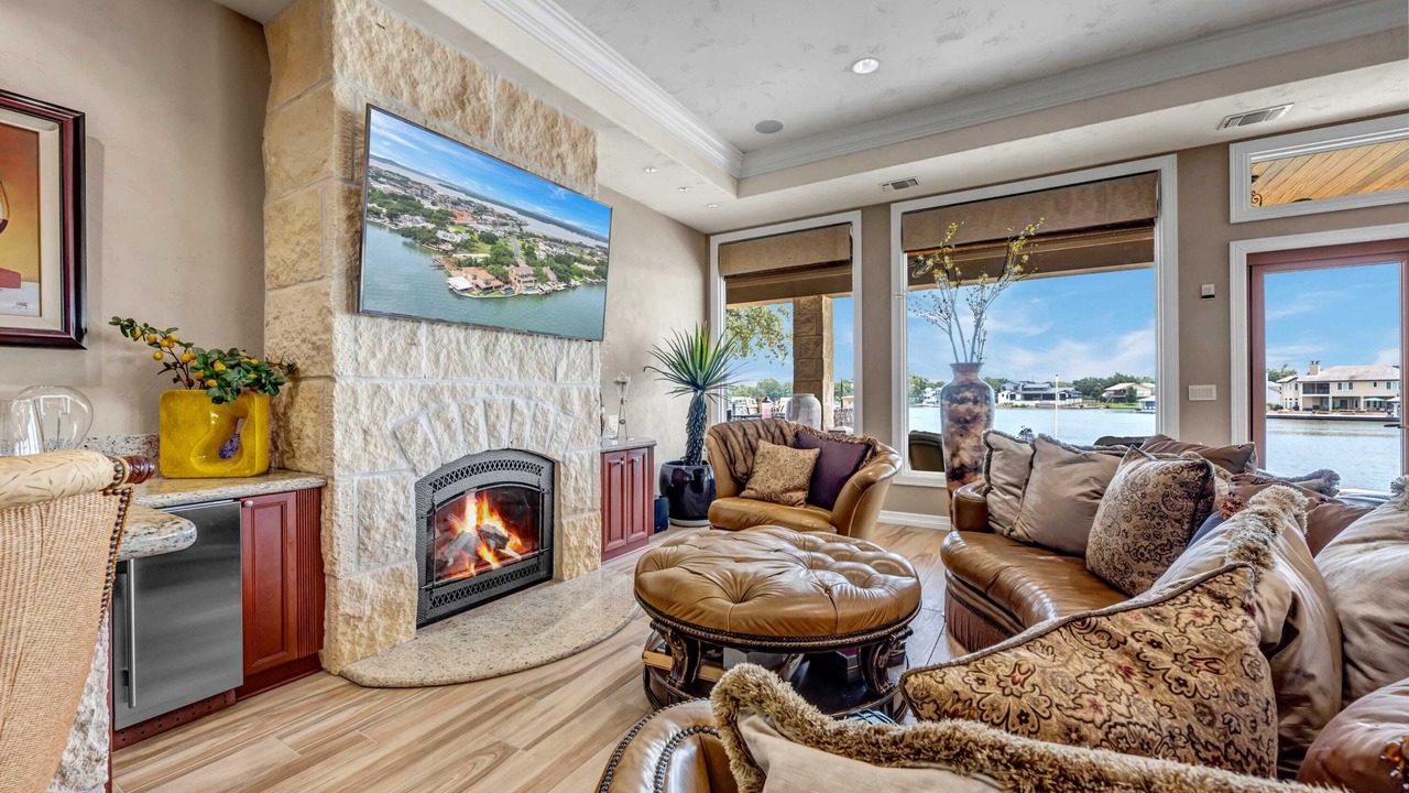 Photo of Livingroom in Horseshoe Bay West