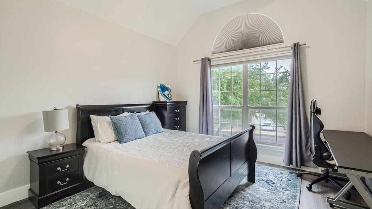 Photo of Bedroom in The Vineyard